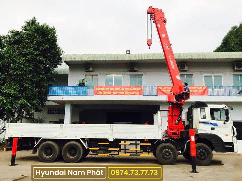 Xe Tải Hyundai 4 Chân HD320 Gắn Cẩu Atom 14 Tấn 1405